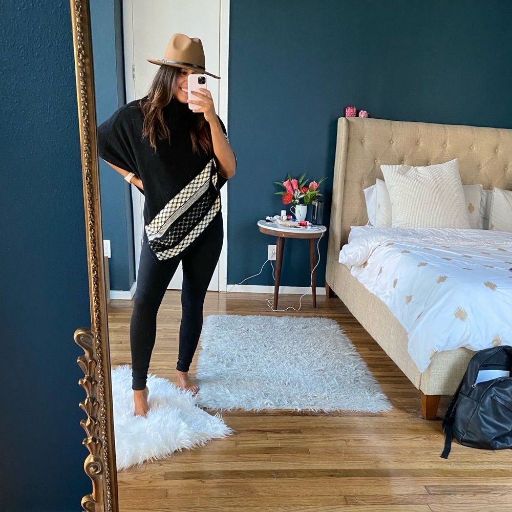 WHITE HOUSE BLACK MARKET sweater poncho